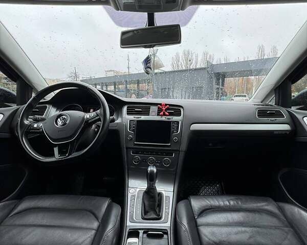 Синий Фольксваген e-Golf, объемом двигателя 0 л и пробегом 92 тыс. км за 9500 $, фото 4 на Automoto.ua