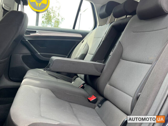 Синий Фольксваген e-Golf, объемом двигателя 24 л и пробегом 117 тыс. км за 9500 $, фото 16 на Automoto.ua
