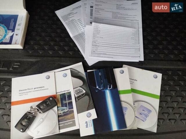 Синий Фольксваген e-Golf, объемом двигателя 0 л и пробегом 123 тыс. км за 8950 $, фото 22 на Automoto.ua