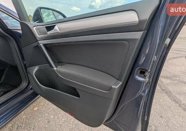 Синій Фольксваген e-Golf, об'ємом двигуна 0 л та пробігом 102 тис. км за 8700 $, фото 42 на Automoto.ua