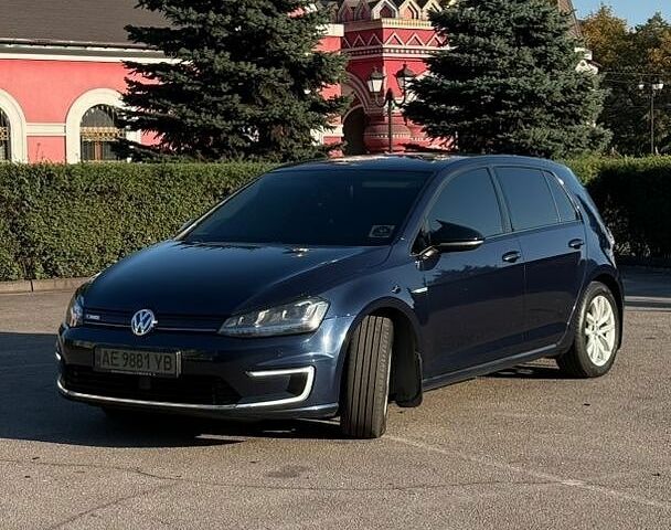 Синий Фольксваген e-Golf, объемом двигателя 0 л и пробегом 185 тыс. км за 10500 $, фото 1 на Automoto.ua