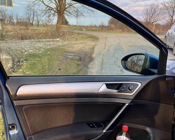 Синий Фольксваген e-Golf, объемом двигателя 0 л и пробегом 145 тыс. км за 9555 $, фото 13 на Automoto.ua