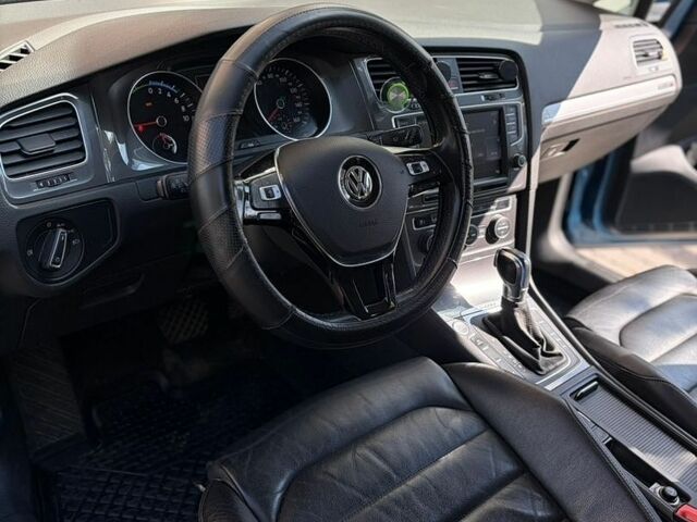 Синий Фольксваген e-Golf, объемом двигателя 0 л и пробегом 165 тыс. км за 9899 $, фото 14 на Automoto.ua