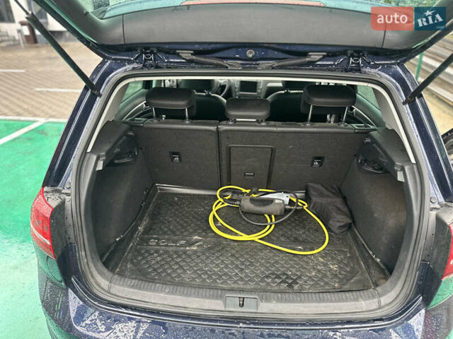 Синий Фольксваген e-Golf, объемом двигателя 0 л и пробегом 114 тыс. км за 8750 $, фото 8 на Automoto.ua
