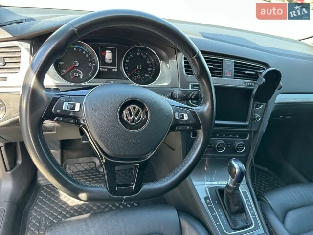 Синій Фольксваген e-Golf, об'ємом двигуна 0 л та пробігом 121 тис. км за 8800 $, фото 15 на Automoto.ua