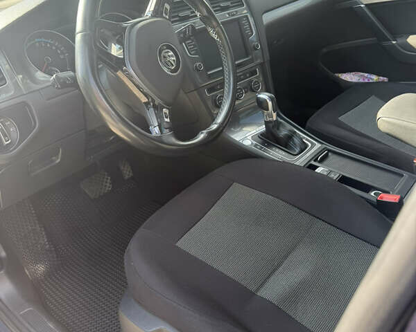 Синий Фольксваген e-Golf, объемом двигателя 0 л и пробегом 150 тыс. км за 8850 $, фото 12 на Automoto.ua