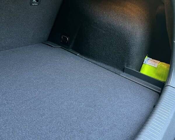 Синий Фольксваген e-Golf, объемом двигателя 0 л и пробегом 106 тыс. км за 8900 $, фото 27 на Automoto.ua