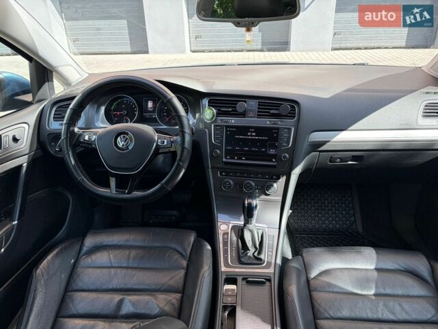 Синий Фольксваген e-Golf, объемом двигателя 0 л и пробегом 165 тыс. км за 9899 $, фото 6 на Automoto.ua