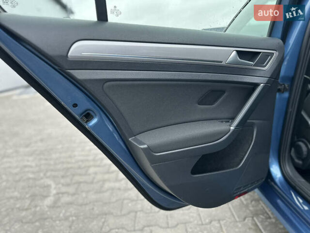 Синий Фольксваген e-Golf, объемом двигателя 0 л и пробегом 168 тыс. км за 7350 $, фото 76 на Automoto.ua