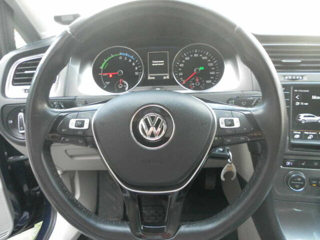 Синий Фольксваген e-Golf, объемом двигателя 0 л и пробегом 88 тыс. км за 9950 $, фото 4 на Automoto.ua