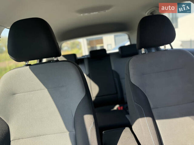 Синий Фольксваген e-Golf, объемом двигателя 0 л и пробегом 195 тыс. км за 7700 $, фото 15 на Automoto.ua