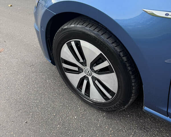 Синий Фольксваген e-Golf, объемом двигателя 0 л и пробегом 99 тыс. км за 9500 $, фото 19 на Automoto.ua