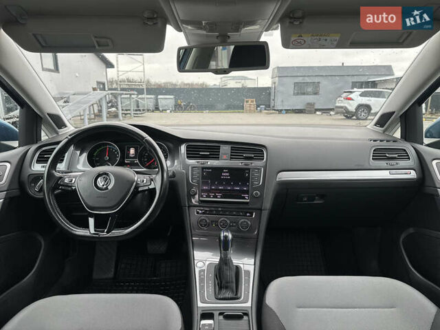Синий Фольксваген e-Golf, объемом двигателя 0 л и пробегом 168 тыс. км за 7350 $, фото 83 на Automoto.ua