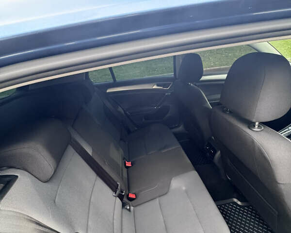 Синий Фольксваген e-Golf, объемом двигателя 0 л и пробегом 99 тыс. км за 9500 $, фото 39 на Automoto.ua