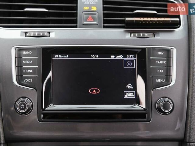 Синий Фольксваген e-Golf, объемом двигателя 0 л и пробегом 96 тыс. км за 9900 $, фото 18 на Automoto.ua