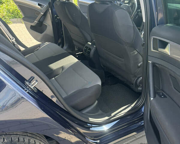 Синий Фольксваген e-Golf, объемом двигателя 0 л и пробегом 150 тыс. км за 8850 $, фото 10 на Automoto.ua