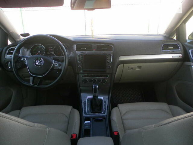 Синий Фольксваген e-Golf, объемом двигателя 0 л и пробегом 88 тыс. км за 9950 $, фото 15 на Automoto.ua