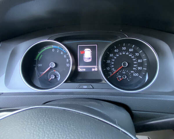 Синий Фольксваген e-Golf, объемом двигателя 0 л и пробегом 126 тыс. км за 10500 $, фото 6 на Automoto.ua