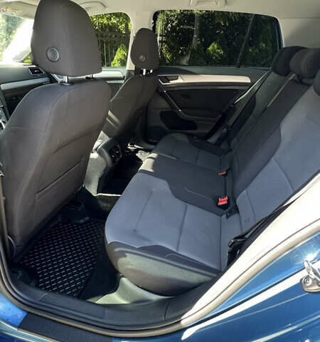 Синий Фольксваген e-Golf, объемом двигателя 0 л и пробегом 139 тыс. км за 9010 $, фото 8 на Automoto.ua