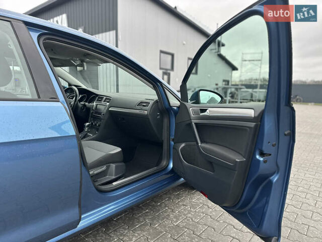 Синий Фольксваген e-Golf, объемом двигателя 0 л и пробегом 168 тыс. км за 7350 $, фото 100 на Automoto.ua