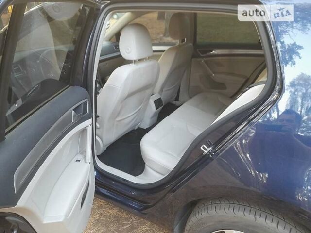 Синий Фольксваген e-Golf, объемом двигателя 0 л и пробегом 98 тыс. км за 9100 $, фото 13 на Automoto.ua