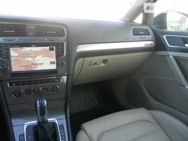 Синий Фольксваген e-Golf, объемом двигателя 0 л и пробегом 88 тыс. км за 9950 $, фото 18 на Automoto.ua