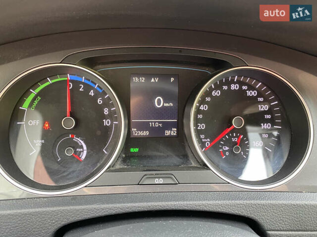 Синий Фольксваген e-Golf, объемом двигателя 0 л и пробегом 123 тыс. км за 9699 $, фото 22 на Automoto.ua