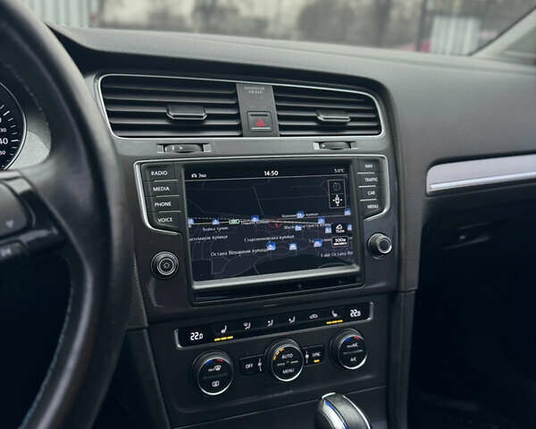 Синий Фольксваген e-Golf, объемом двигателя 0 л и пробегом 71 тыс. км за 8200 $, фото 36 на Automoto.ua