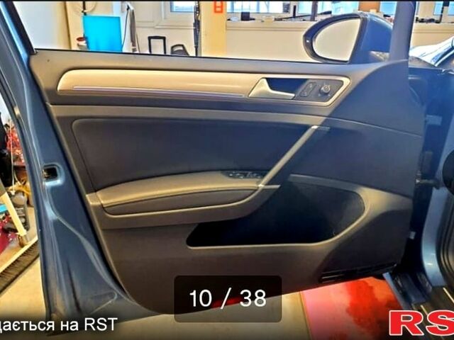 Синий Фольксваген e-Golf, объемом двигателя 100 л и пробегом 181 тыс. км за 9000 $, фото 2 на Automoto.ua