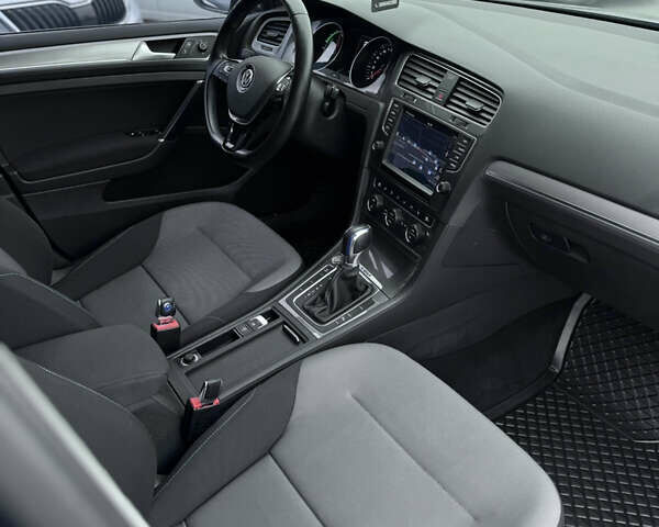 Синий Фольксваген e-Golf, объемом двигателя 0 л и пробегом 71 тыс. км за 8200 $, фото 50 на Automoto.ua