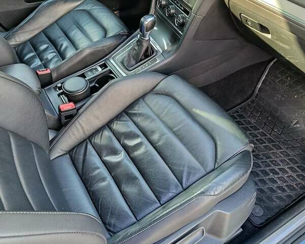 Синий Фольксваген e-Golf, объемом двигателя 0 л и пробегом 74 тыс. км за 12000 $, фото 7 на Automoto.ua