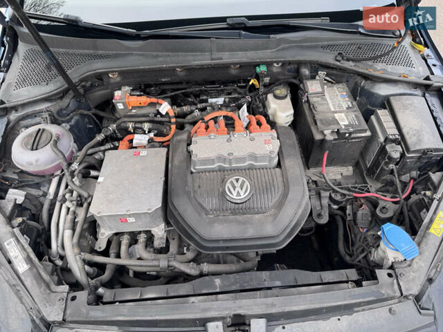 Синий Фольксваген e-Golf, объемом двигателя 0 л и пробегом 99 тыс. км за 9500 $, фото 65 на Automoto.ua