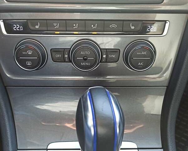 Синій Фольксваген e-Golf, об'ємом двигуна 0 л та пробігом 88 тис. км за 9750 $, фото 51 на Automoto.ua