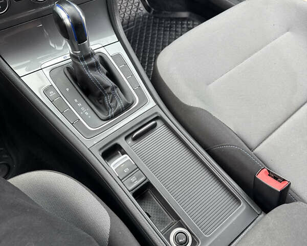 Синій Фольксваген e-Golf, об'ємом двигуна 0 л та пробігом 105 тис. км за 8000 $, фото 42 на Automoto.ua