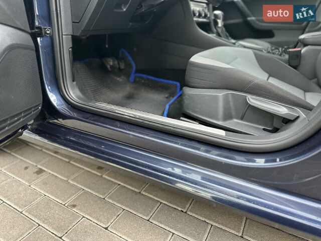 Синій Фольксваген e-Golf, об'ємом двигуна 0 л та пробігом 135 тис. км за 8350 $, фото 28 на Automoto.ua