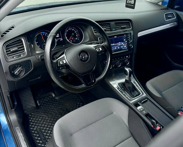 Синий Фольксваген e-Golf, объемом двигателя 0 л и пробегом 71 тыс. км за 8200 $, фото 24 на Automoto.ua