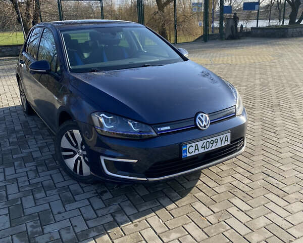 Синий Фольксваген e-Golf, объемом двигателя 0 л и пробегом 140 тыс. км за 10000 $, фото 14 на Automoto.ua