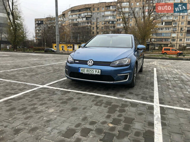 Синий Фольксваген e-Golf, объемом двигателя 0 л и пробегом 117 тыс. км за 10600 $, фото 3 на Automoto.ua