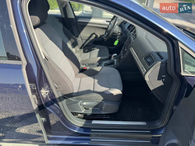 Синий Фольксваген e-Golf, объемом двигателя 0 л и пробегом 195 тыс. км за 7700 $, фото 26 на Automoto.ua