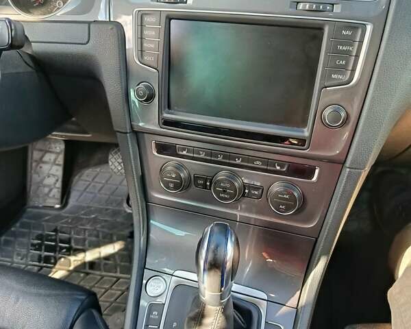 Синий Фольксваген e-Golf, объемом двигателя 0 л и пробегом 74 тыс. км за 12000 $, фото 2 на Automoto.ua