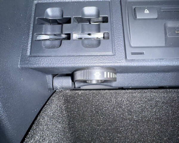 Синий Фольксваген e-Golf, объемом двигателя 0 л и пробегом 99 тыс. км за 9500 $, фото 60 на Automoto.ua