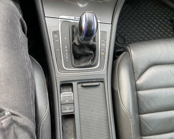 Синий Фольксваген e-Golf, объемом двигателя 0 л и пробегом 123 тыс. км за 9699 $, фото 20 на Automoto.ua