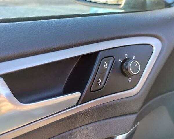 Синій Фольксваген e-Golf, об'ємом двигуна 0 л та пробігом 88 тис. км за 9750 $, фото 70 на Automoto.ua