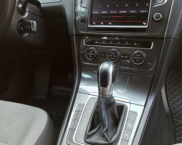 Синій Фольксваген e-Golf, об'ємом двигуна 0 л та пробігом 112 тис. км за 8700 $, фото 12 на Automoto.ua