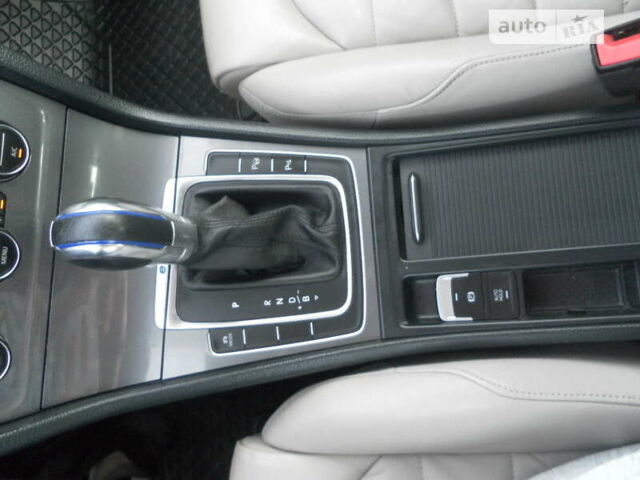 Синий Фольксваген e-Golf, объемом двигателя 0 л и пробегом 88 тыс. км за 9950 $, фото 17 на Automoto.ua