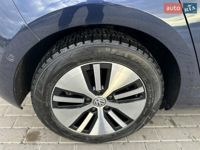 Синий Фольксваген e-Golf, объемом двигателя 0 л и пробегом 135 тыс. км за 7999 $, фото 13 на Automoto.ua