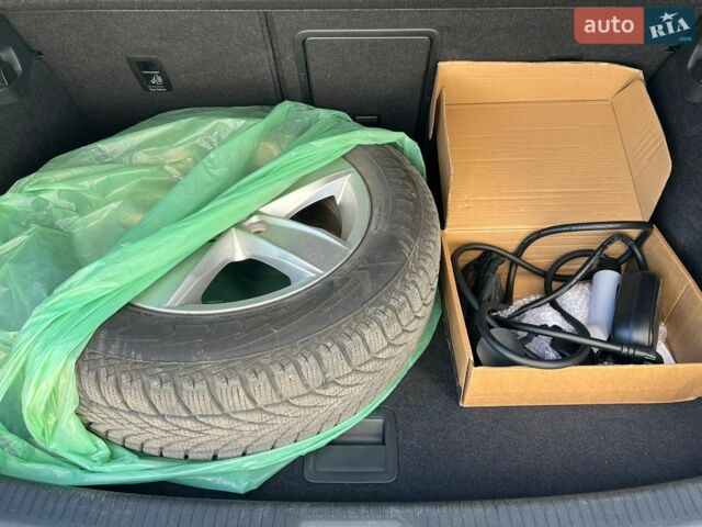 Синій Фольксваген e-Golf, об'ємом двигуна 0 л та пробігом 103 тис. км за 8600 $, фото 17 на Automoto.ua