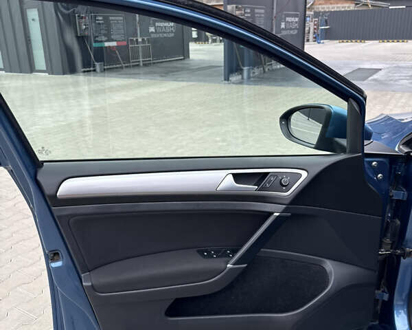 Синій Фольксваген e-Golf, об'ємом двигуна 0 л та пробігом 105 тис. км за 8000 $, фото 45 на Automoto.ua