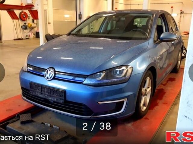 Синий Фольксваген e-Golf, объемом двигателя 100 л и пробегом 181 тыс. км за 9000 $, фото 3 на Automoto.ua
