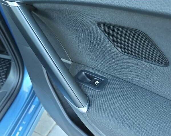 Синій Фольксваген e-Golf, об'ємом двигуна 0 л та пробігом 88 тис. км за 9750 $, фото 98 на Automoto.ua